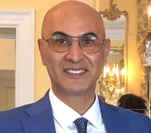 Dr. Yavari, grundlægger